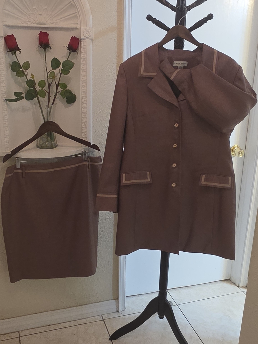 Women's Dusty Tan Skirt - Classic Professional Style